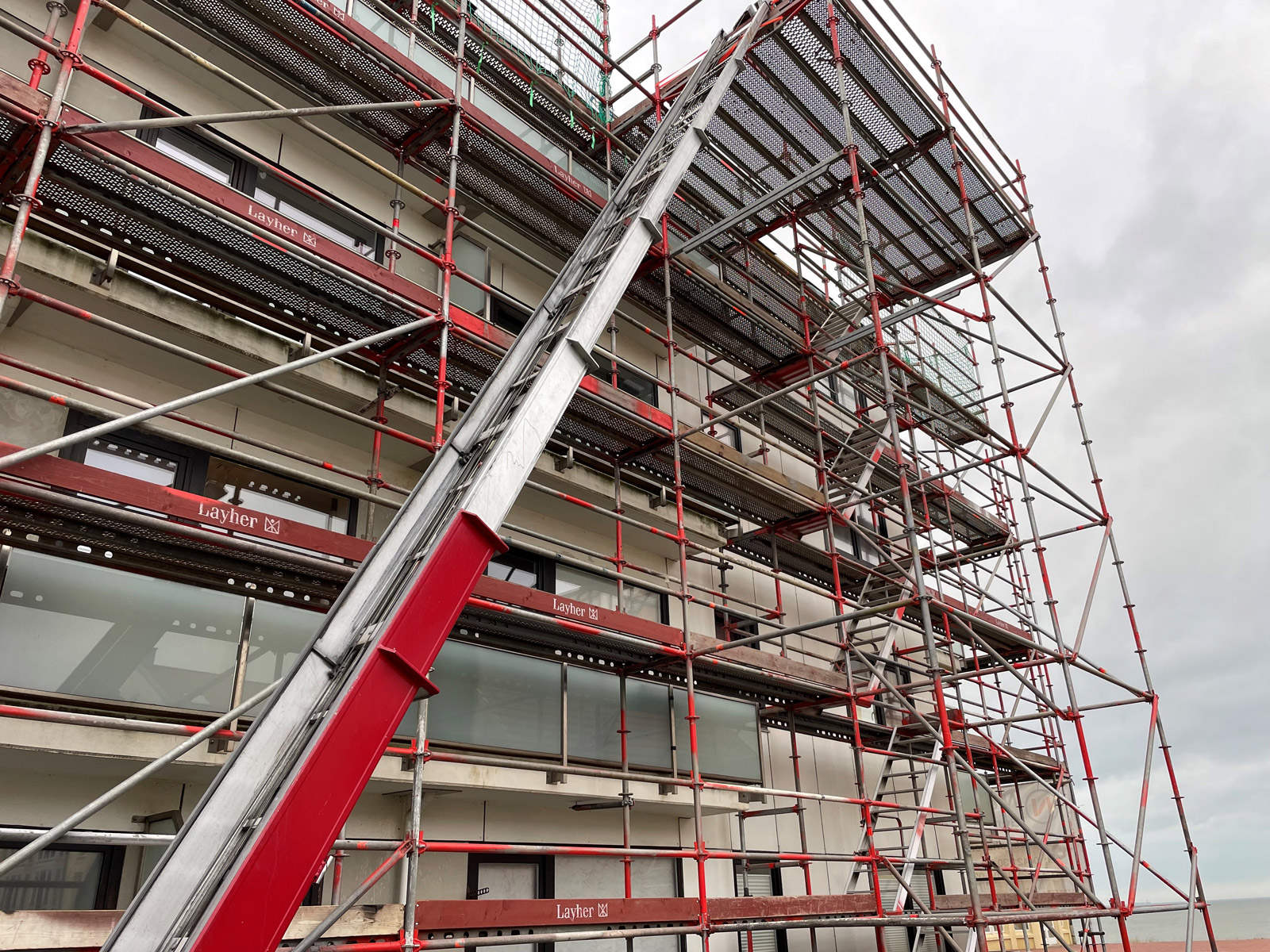 Einrüstung mit einem Modulgerüst