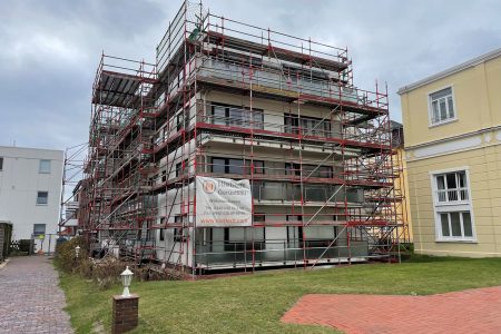 Einrüstung mit einem Layher Modulgerüst
